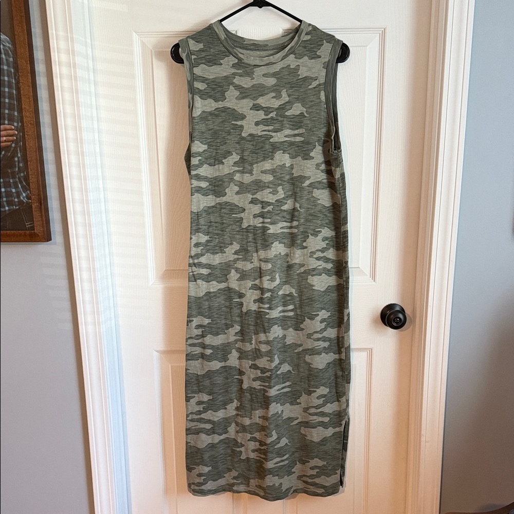Universal Thread Green Camo Midi Dress